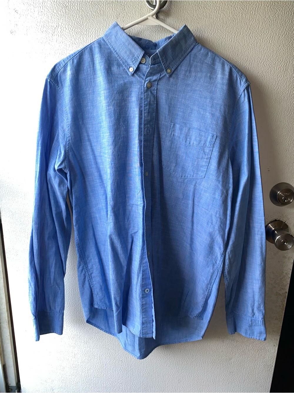 GAP Men's Button-Down Dress Shirt in Blue